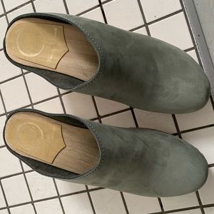 No. 6 New School clogs - worn once!